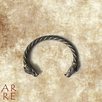Vikingarmband met drakenkoppen